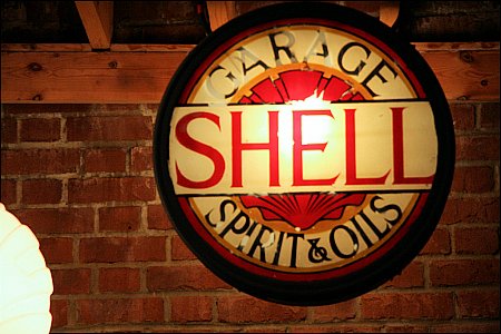 SHELL GARAGE SPIRIT & OILS - click to enlarge